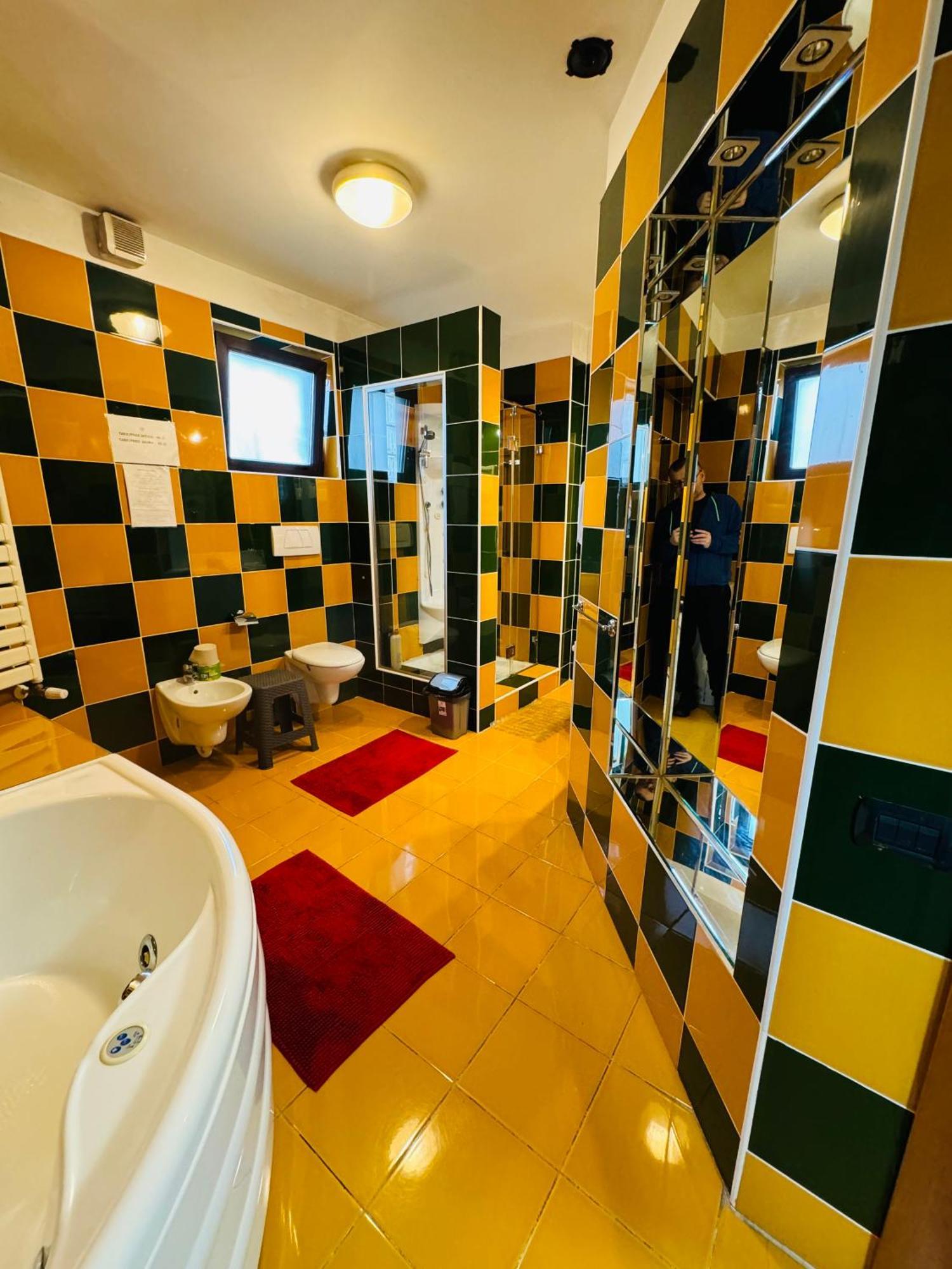 Central Hostel Partener Oradea Extérieur photo